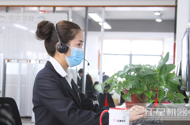 24小時客服全身心工作，用專注點亮了責(zé)任